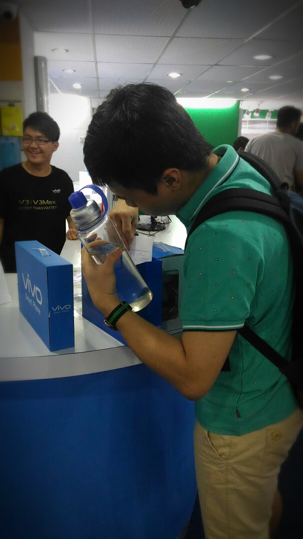 摄理新闻_哥哥展现爱_买电话给弟弟 摄理新闻_哥哥展现爱_买电话给弟弟
