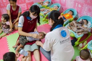 国庆连假_摄理CGM和平医疗团前进关爱之家进行卫教