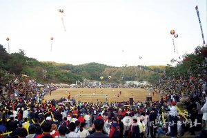 摄理秋季丹枫足球赛现场