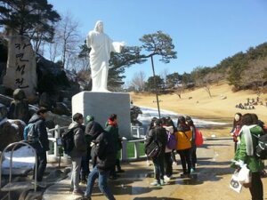 摄理月明洞_圣子像